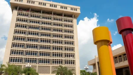 Banco Central alerta sobre riesgos que podrían afectar la estabilidad financiera en RDC