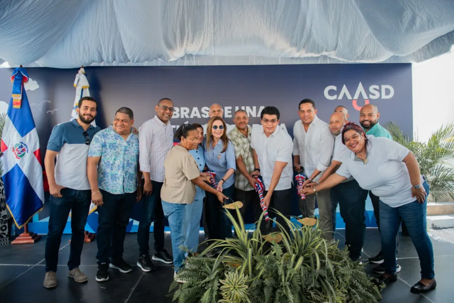 Fellito Suberví inicia saneamiento de cañada Santa Clara en Capotillo Fellito Suberví inicia saneamiento de cañada Santa Clara en Capotillo