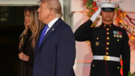 Trump insulta a un periodista que le pregunta por su salud: "Eres repugnante. Tienes un aspecto terrible"
