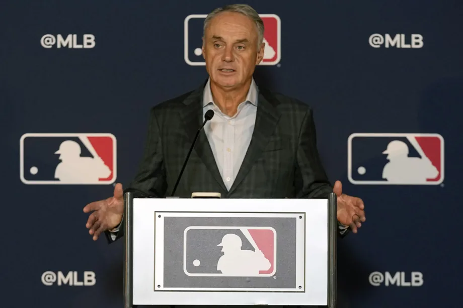 MLB propone calendario de 154 juegos y novedades en el formato de playoffs
