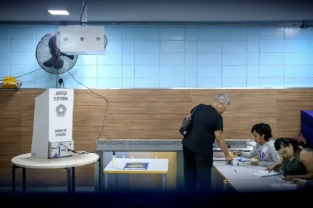 Electores denuncian que encontraron urnas cerradas en São Paulo pese a extensión del horario de votación
