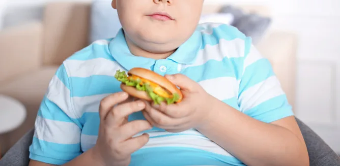 La obesidad entre niños y adolescentes se cuadruplica desde 1990 y afecta a 170 millones