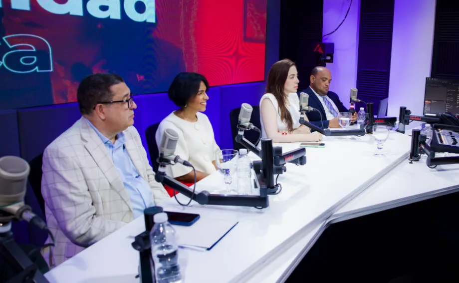 Seguridad Social asumirá cobertura al 100% de 13 medicamentos de alto costo y ahorrará RD$6,000 millones Seguridad Social asumirá cobertura al 100% de 13 medicamentos de alto costo y ahorrará RD$6,000 millones