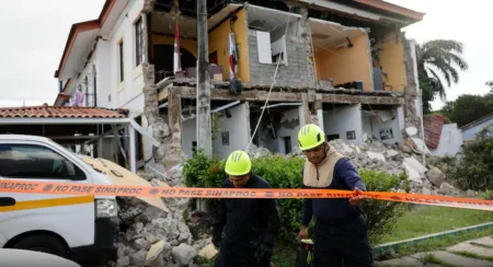 Panamá registra más de 100 réplicas tras el fuerte sismo de 7,7