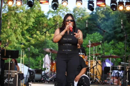 Judy Santos cautiva escenarios de Nueva York