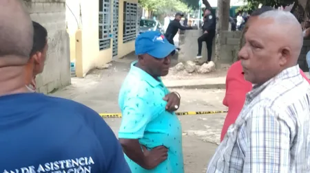 Mujer de 75 años muere y su hijo resulta herido durante conflicto entre vecinos en Villa Liberación