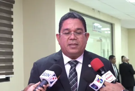 Senador Moisés Ayala advierte que RD podría verse obligada a intervenir en Haití