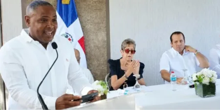 Alcalde de Maimón agradece inicio de construcción de calles con inversión de RD$168 millones Alcalde de Maimón agradece inicio de construcción de calles con inversión de RD$168 millones