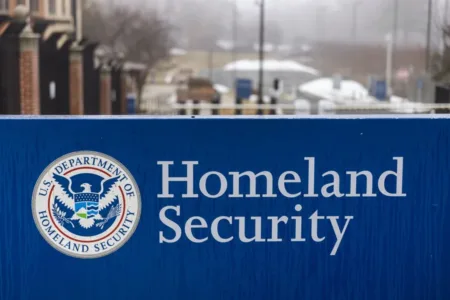 Jueza federal bloquea operativos de Trump por presunto fraude electoral en nueve estados de EE. UU.