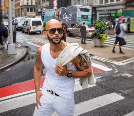 Hallan muerto a cantante venezolano en piscina en circunstancias sospechosas