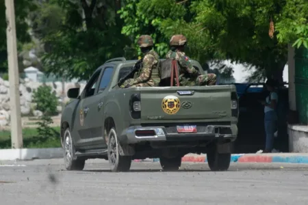 Fuerza antipandillas recibe restos humanos en Haití, pero no confirma si son de los cuatro salvadoreños desaparecidos