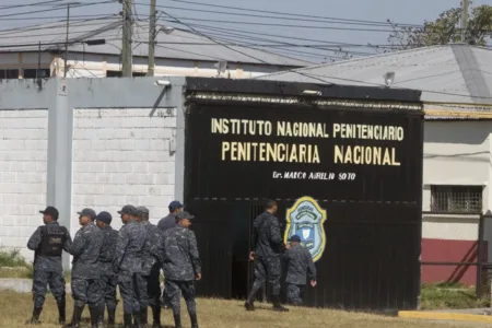 Honduras establece penas más duras, incluida la cadena perpetua, contra los pandilleros