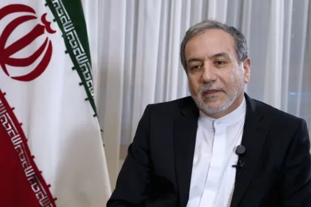 Irán asegura que las negociaciones con EE.UU. continúan "sin interrupción"