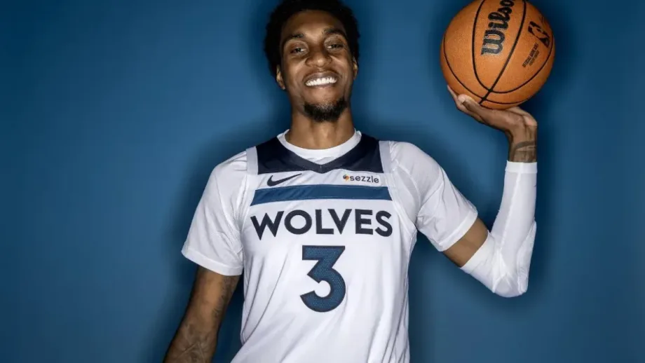 Timberwolves y McDaniels acuerdan de 1 año y $40 millones