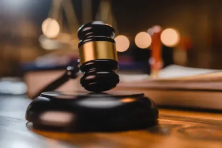 Dictan tres meses de prisión preventiva a imputado por robo en casa de Kenny Grullón Dictan tres meses de prisión preventiva a imputado por robo en casa de Kenny Grullón