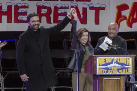 La gobernadora de Nueva York hace campaña con Mamdani en el tramo final antes de las elecciones