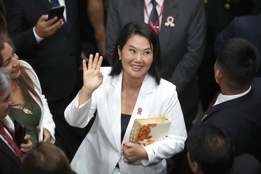Fujimori le pide autorización al Senado de Perú para viajar a El Salvador y a la Cumbre Iberoamericana en España