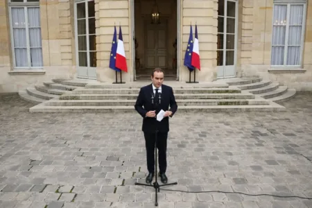 Un muerto y cuatro heridos en varios tiroteos perpetrados por un hombre cerca de París