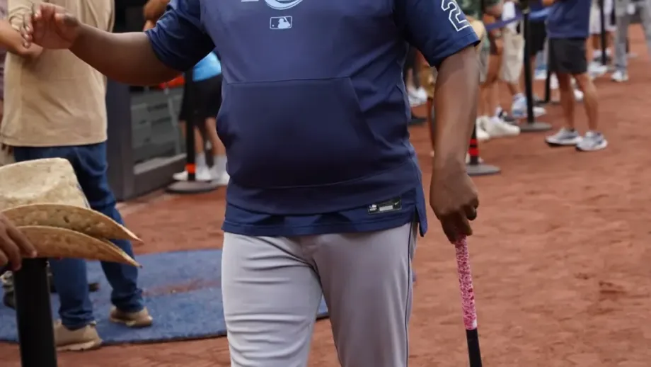 Manager de Tampa se vuelca en elogios hacia Rodney Linares por gran apoyo