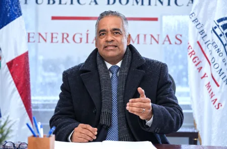 Ministro de Energía dice que bajarán las facturas de luz con la llegada del frío