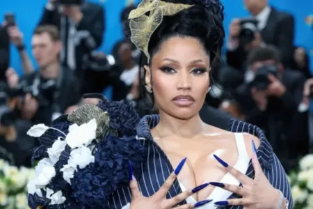 Nicki Minaj y la gobernadora de Nueva York se lanzan ataques en la recta final para las elecciones de medio mandato