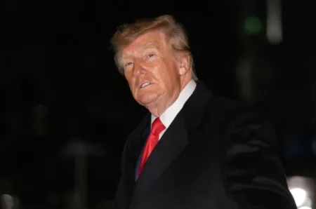 La aprobación de Trump cae a un mínimo histórico a semanas de las elecciones de medio mandato