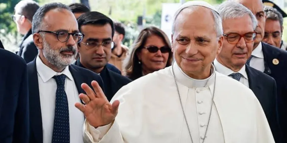 Papa León XIV retoma sus actividades desde el hospital tras ser operado de cáncer de pulmón