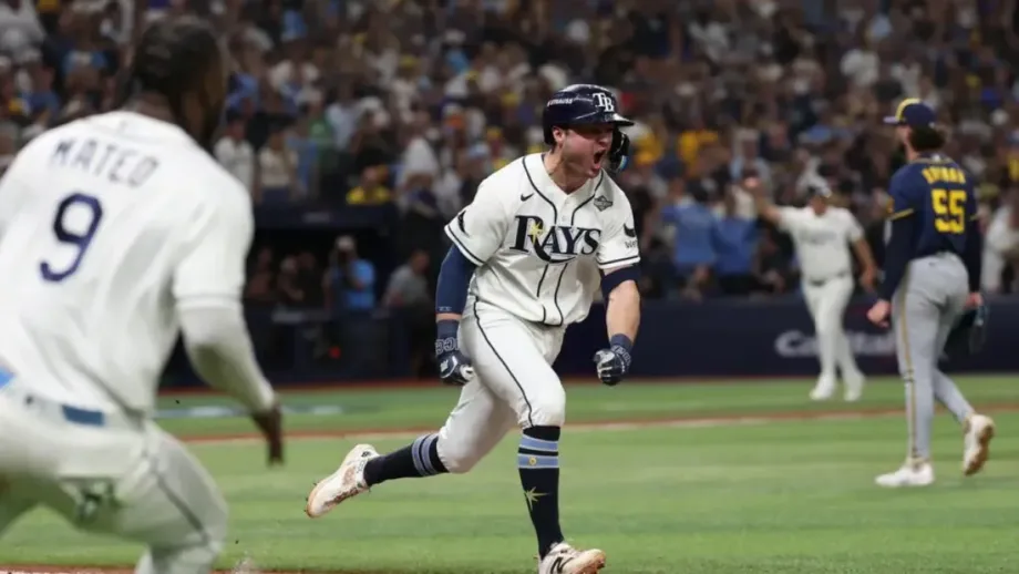 Rays dejan tendidos a Cerveceros en extras y fuerzan un Juego 5 de la Serie Mundial