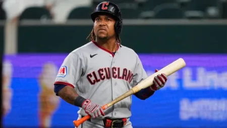 ¿Despertará la ofensiva de José Ramírez como espera Cleveland en la postemporada?