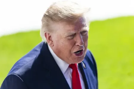 Trump dice que "tiene derecho" a competir de nuevo porque "le hicieron trampa" en 2020