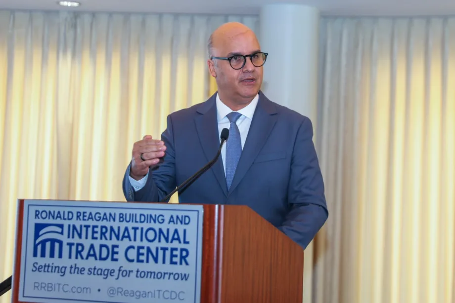 Igor Rodríguez muestra avances del IDAC en Washington Igor Rodríguez muestra avances del IDAC en Washington
