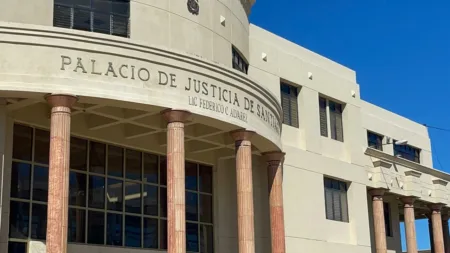 Condenan a 30 años a hombre que persiguió y asesinó a otro en Santiago Condenan a 30 años a hombre que persiguió y asesinó a otro en Santiago