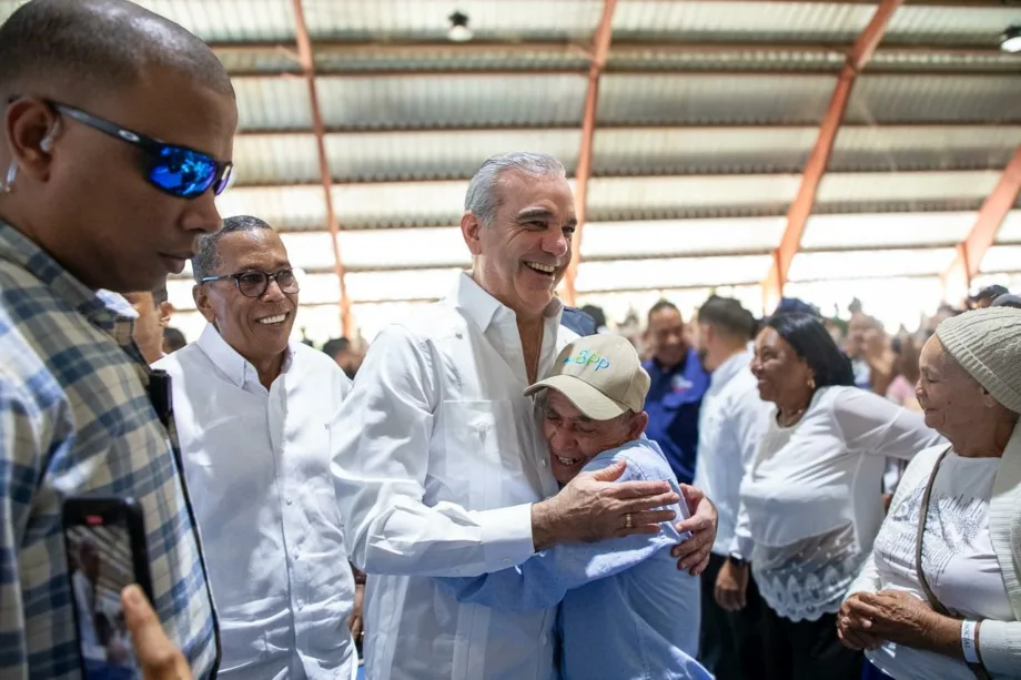 Abinader inicia programa “Fogones por Estufas” en San José de Ocoa Abinader inicia programa “Fogones por Estufas” en San José de Ocoa