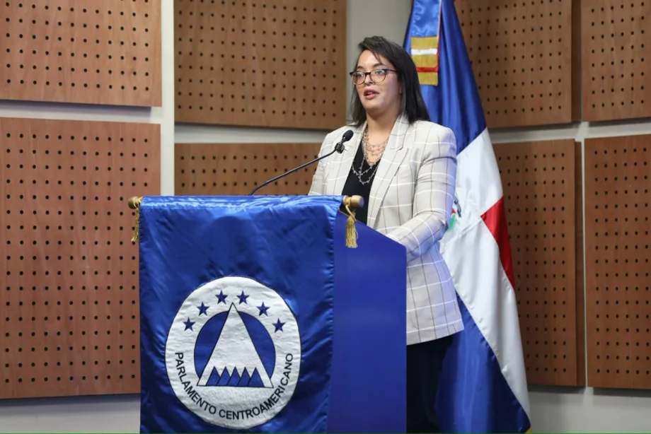 PARLACEN impulsa hoja de ruta por los derechos de la mujer municipalista