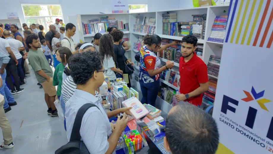 Nuevo Código Penal dominicano despierta interés entre jóvenes en la Feria del Libro Nuevo Código Penal dominicano despierta interés entre jóvenes en la Feria del Libro