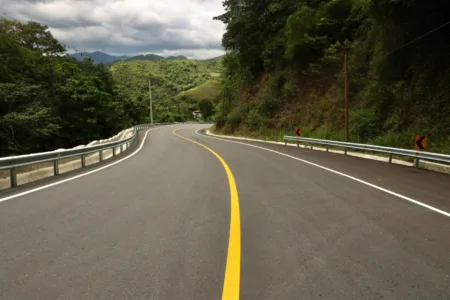 Abinader inaugura carretera Nizao-Sabana Larga-Ocoa que conecta el Cibao y Sur