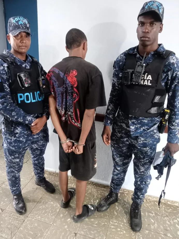DICRIM y Policía Preventiva ocupan más de 600 porciones de drogas y armas ilegales en Monte Plata