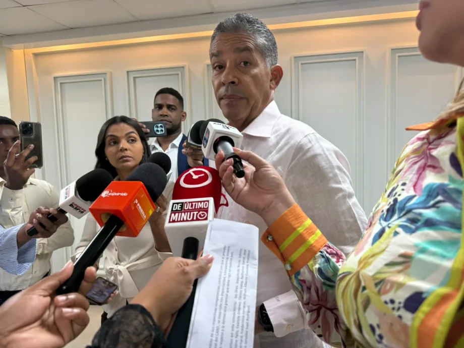 Cedeño llama a reforzar leyes de control migratorio para frenar presencia irregular de haitianos