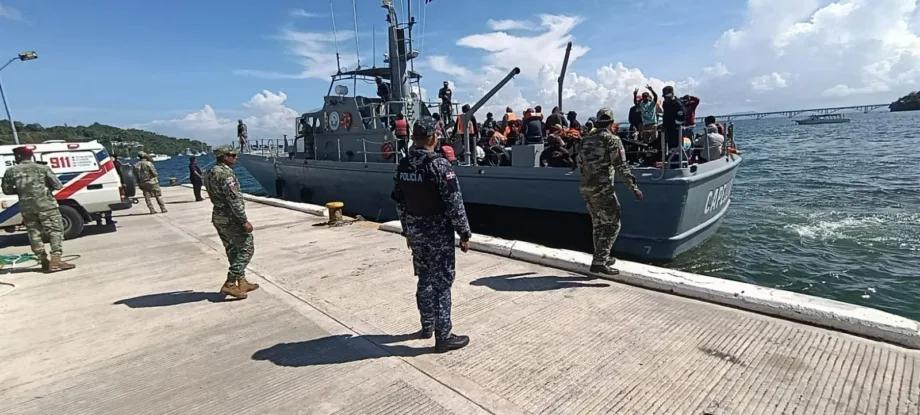 Sobrevivientes de viaje ilegal a Puerto Rico llegan a Samaná tras naufragio