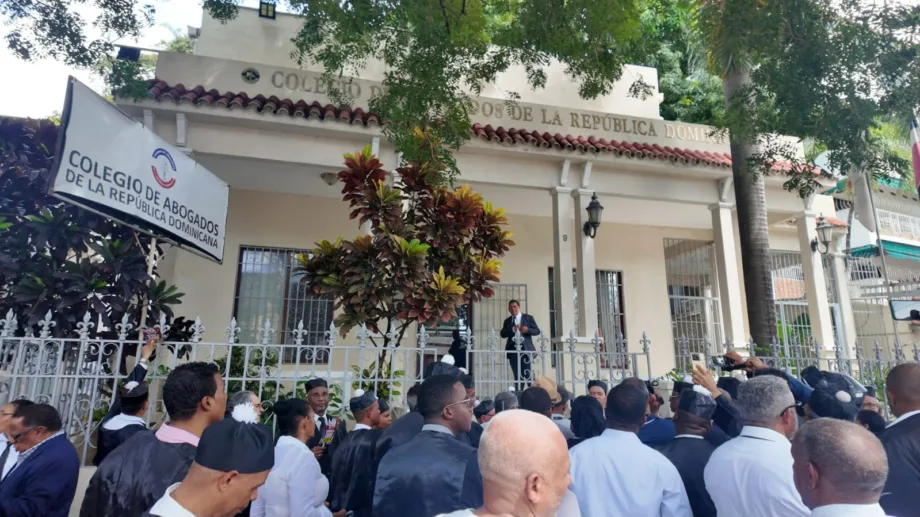 Abogados exigen respeto a la institucionalidad del CARD y convocatoria a elecciones