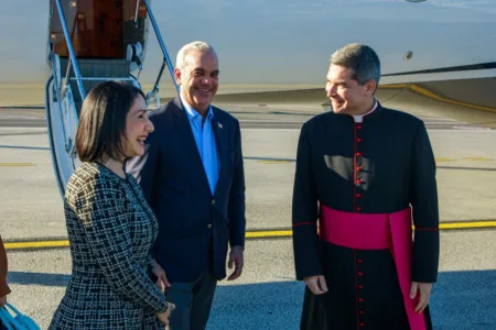 Abinader llega a Roma para audiencia con el papa León XIV