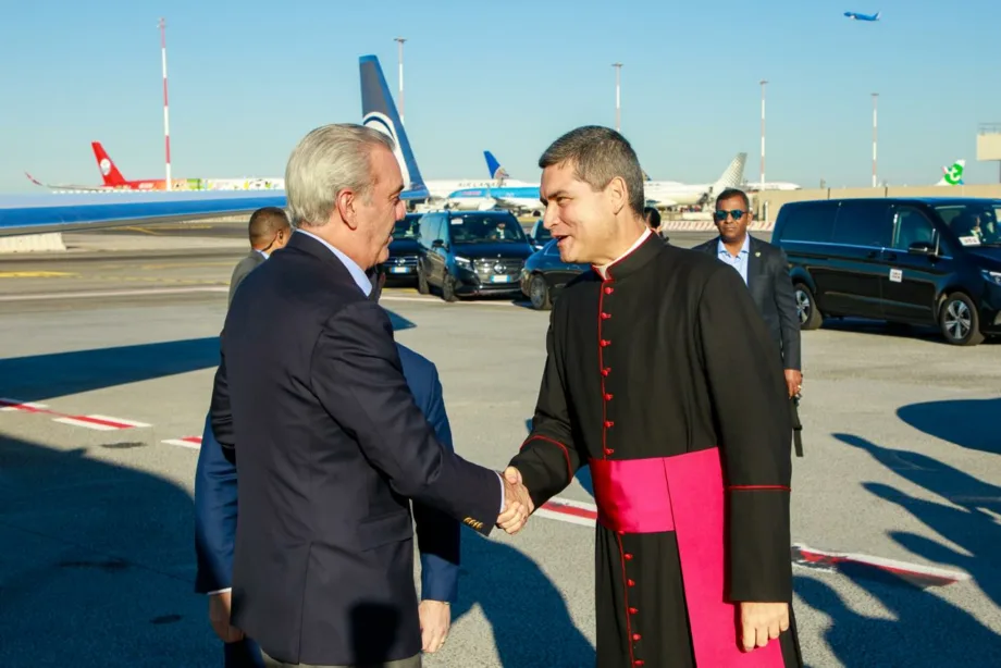 Abinader informa invitará al papa a República Dominicana