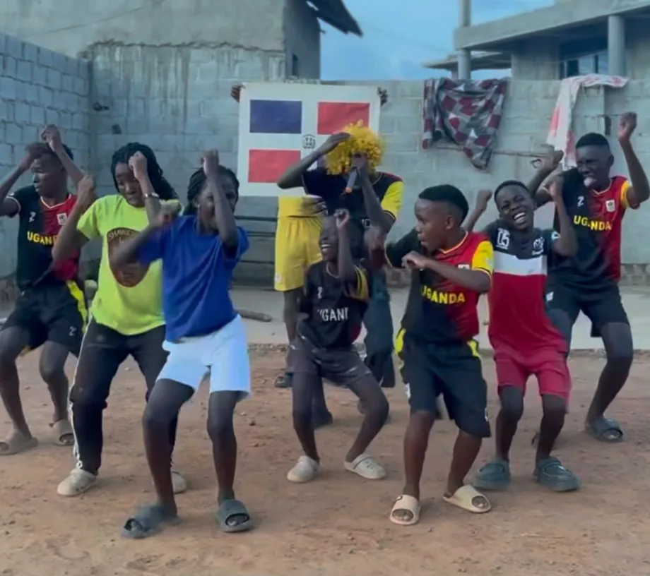 ¡Desde África! Los niños de Hypers Kids se contagian de la fiebre “Dame Hombro” de Bulin 47 y Kevin Wai | De Último Minuto