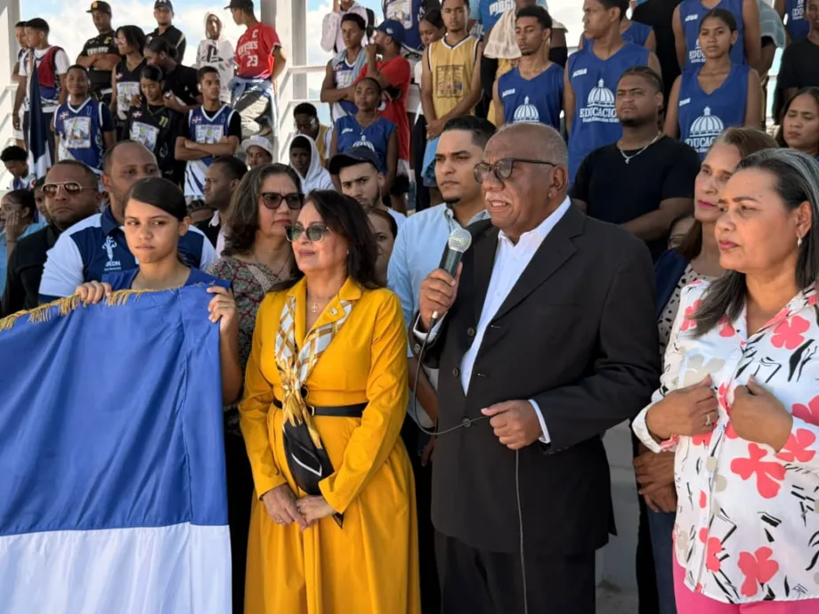 UASD Centro Azua recibe antorcha de los XLV Juegos2026