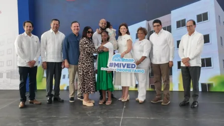 Gobierno entrega 836 apartamentos y completa proyecto