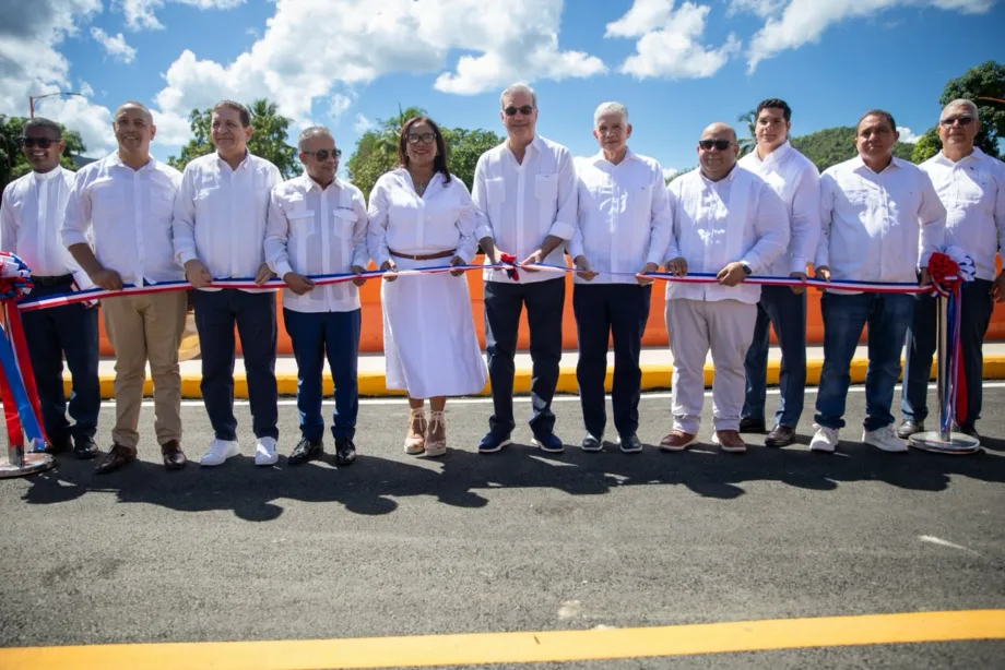 Maimón estrena puente sobre el río La Leonora tras décadas de reclamos