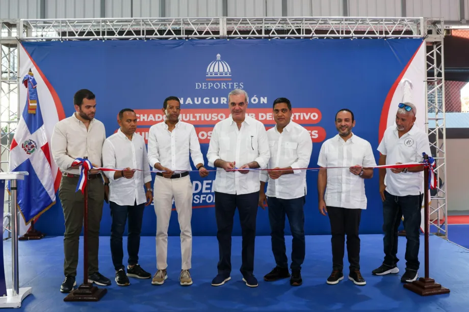 Abinader inaugura dos polideportivos en Santo Domingo con impacto en más de 12,900 personas