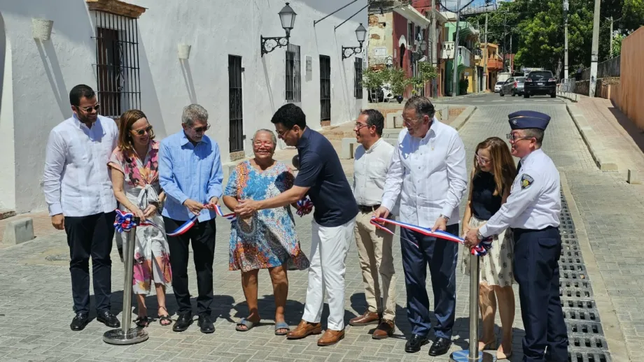 Collado entrega calles Colón y Hostos y destaca inversión histórica en la Ciudad Colonial