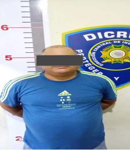 Revólver ilegal en La Vega: apresan hombre de 59 años durante allanamiento