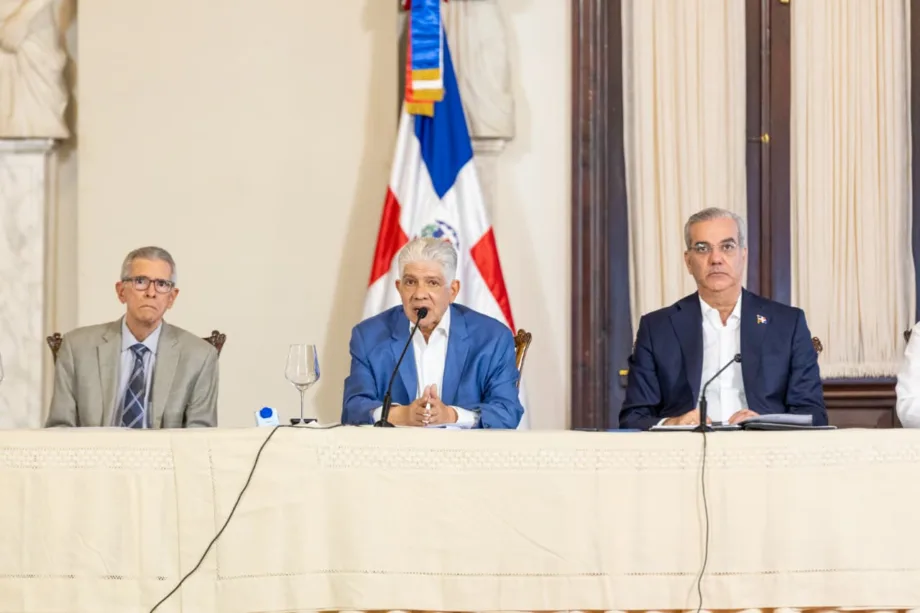 Abinader anuncia ejecución de RD$9,545 millones en obras financiadas con renegociación del contrato de Aerodom